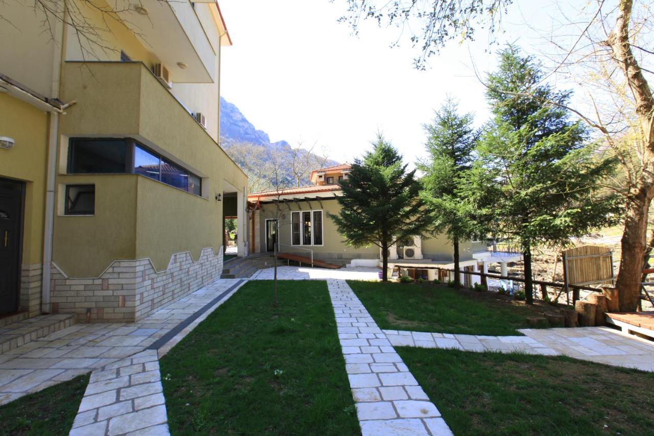 Hotel Gryka E Kelcyres Ngoại thất bức ảnh