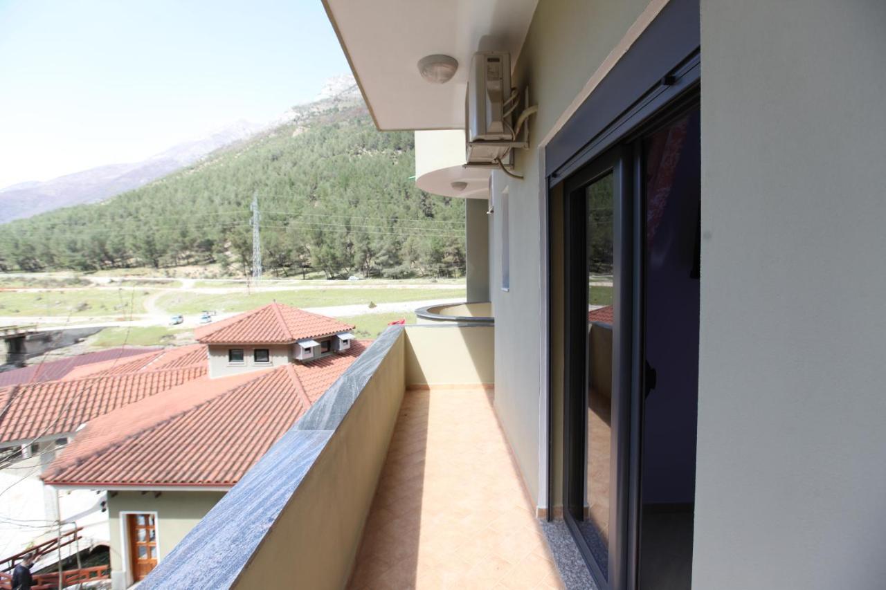 Hotel Gryka E Kelcyres Ngoại thất bức ảnh
