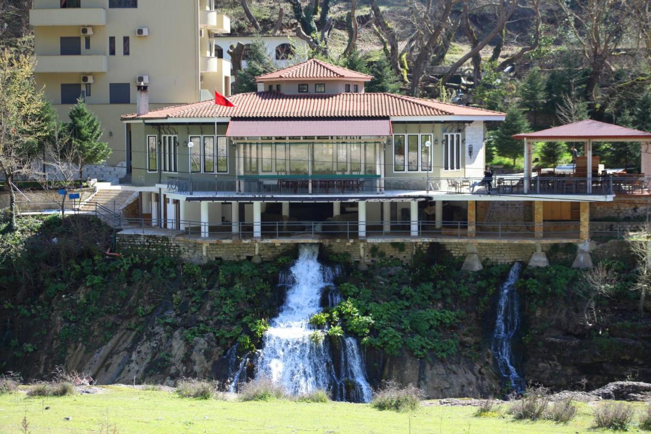 Hotel Gryka E Kelcyres Ngoại thất bức ảnh