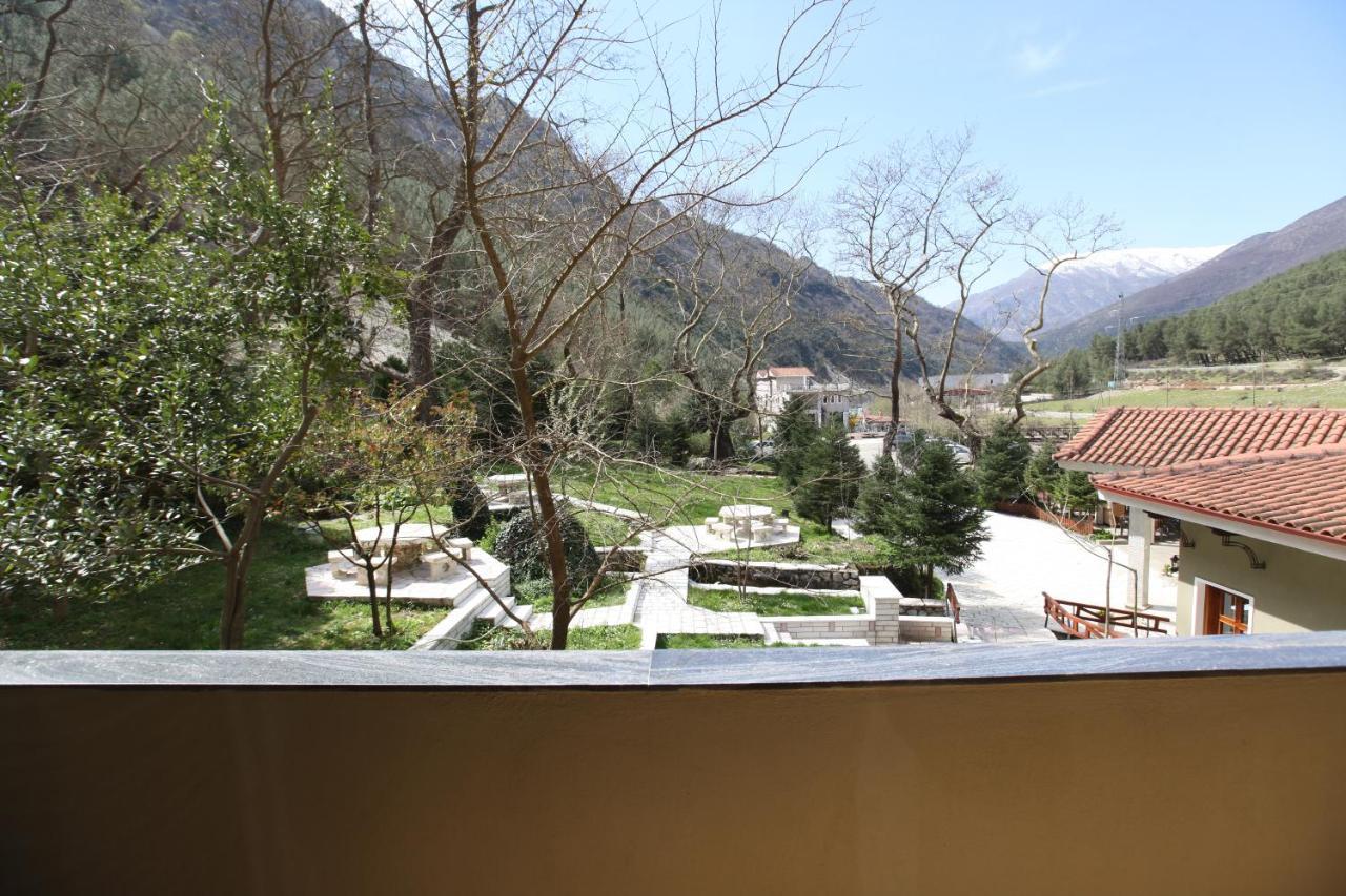Hotel Gryka E Kelcyres Ngoại thất bức ảnh