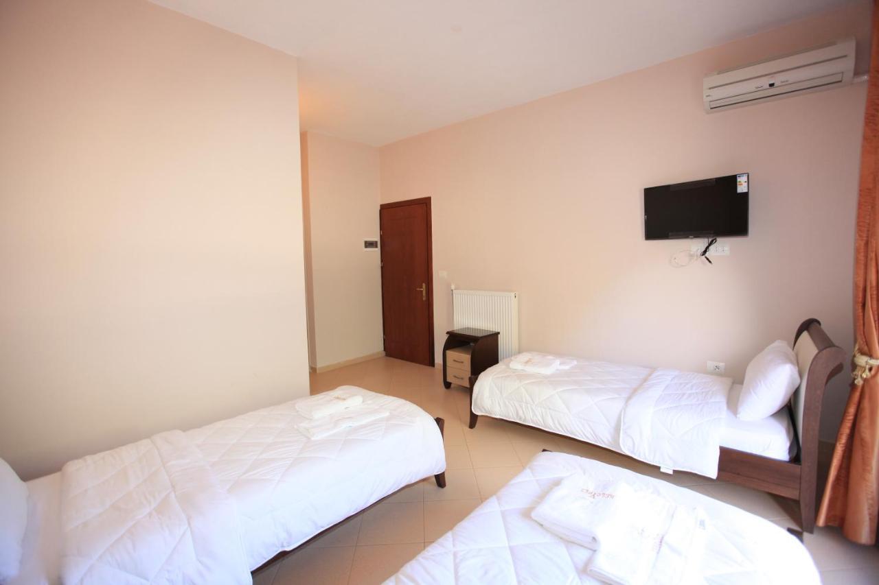 Hotel Gryka E Kelcyres Ngoại thất bức ảnh