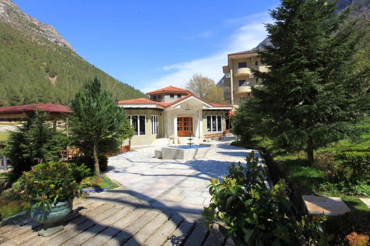 Hotel Gryka E Kelcyres Ngoại thất bức ảnh